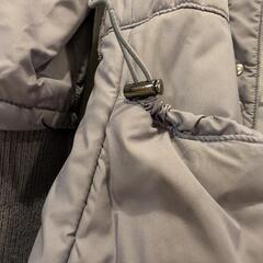 美品の軽いレディースロングコートの画像