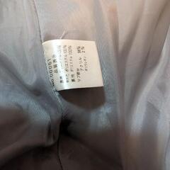 美品の軽いレディースロングコートの画像