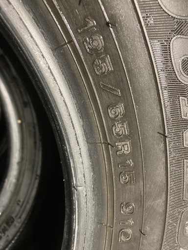 引渡し決定ｽﾀｯﾄﾞﾚｽﾀｲﾔ195/65R15