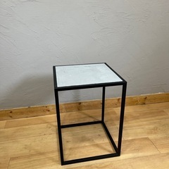 《一点物》サイドテーブル6500円の画像