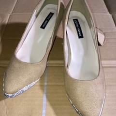 ローヒールパンプス