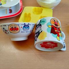 離乳食・幼児食調理具、幼児向け食器(アンパンマンの茶碗・マグカップ)の画像