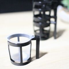 新品　塗料など入れるカップとホルダー　カップ２００個　ホルダー５個