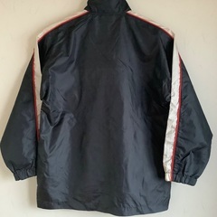 【中古】PUMA プーマ　ウインドブレーカー ジャンパー ジャケット アウター 黒　ブラック/シルバー　140cm 子供用の画像