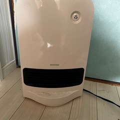 ワンシーズン使用のみ！超美品！アイリスオーヤマ　ファンヒーターの画像