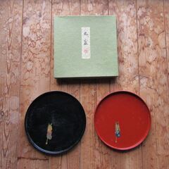 京都・象彦製作の丸盆2枚(21cm、22cm)セット