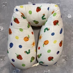 授乳クッション(はらぺこあおむし)