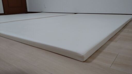 プレイマット（折りたたみ式）　203 cm × 121 cm ×2枚　防音・衝撃緩和