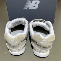 New Balance 574 ベビーシューズ 15.5cm 箱付きの画像