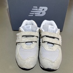 New Balance 574 ベビーシューズ 15.5cm 箱付きの画像