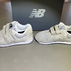 New Balance 574 ベビーシューズ 15.5cm 箱付きの画像