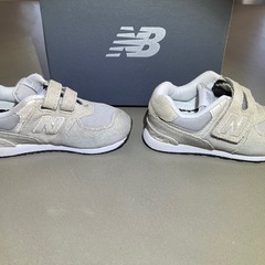 New Balance 574 ベビーシューズ 15.5cm 箱付きの画像
