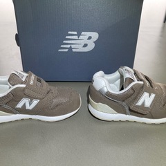 New Balance 996 キッズスニーカー 14.0cm 箱付き
の画像