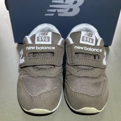 New Balance 996 キッズスニーカー 14.0cm 箱付き
の画像