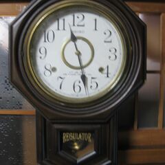 ★SEIKO     アンティーク調　掛け時計　（電池式）