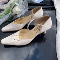 結婚式　ドレス　ガーランド　ブーケ　ティアラの画像
