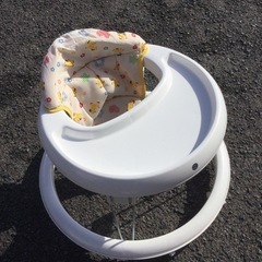 歩行器　　ベビー用品