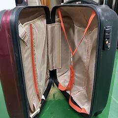 125.キャリーカート赤無料で。の画像