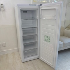 早い方優先です　2023年製　アイリスオーヤマ 冷凍庫 IUSN-14A-W 142lの画像