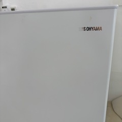 早い方優先です　2023年製　アイリスオーヤマ 冷凍庫 IUSN-14A-W 142lの画像