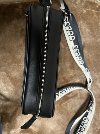 GUESS バック