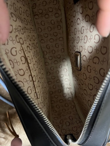 GUESS バック