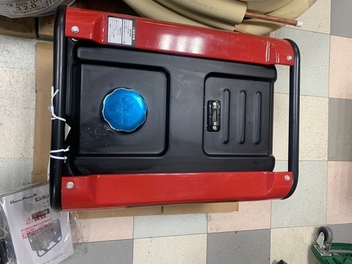 エンジン発電機　　（株）ナカトミ　　EG-2060D 　　  レッド　　