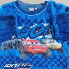 サイズ130　もこもこ　冬物パジャマ　カーズ　青色の画像