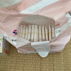 メリーズ新生児用おむつ、母乳パッド、水だけぬれコットンの画像