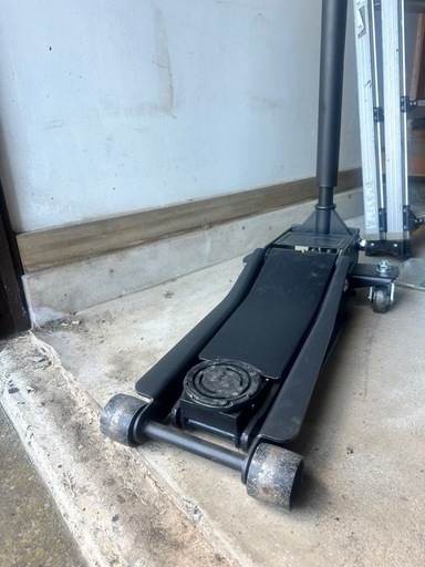 受渡予定者決定しました！美品　油圧式3tジャッキ