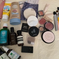 4万円相当、コスメや筆50点ほどの画像