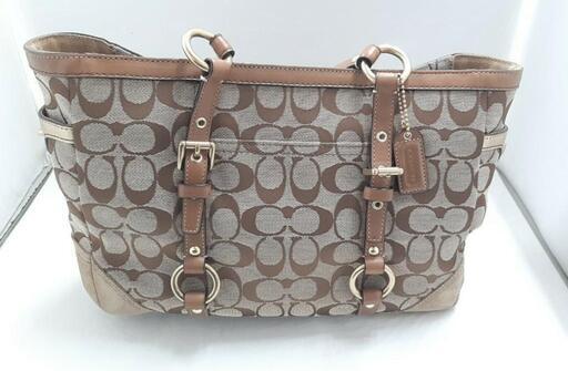 COACH シグネチャーバッグ