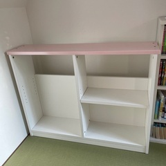 本棚　ニトリ　学習机の上