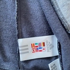 adidas服の画像