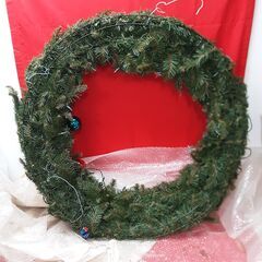 クリスマスリース 90cm 人工観葉植物　飾り電飾付き　USEDの画像