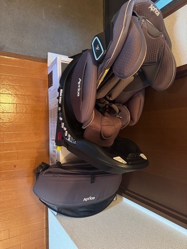 Aprica フラディアグロウ ISOFIX  360°  プレミアムセーフティ シルバーパール　引取限定