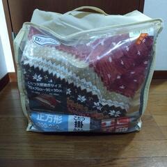 １〜２人用こたつ、テーブル、こたつがけのセットの画像