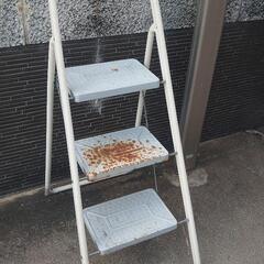 こんな『脚立』が欲しかった  ♦定番の脚立です。使用感はあります...