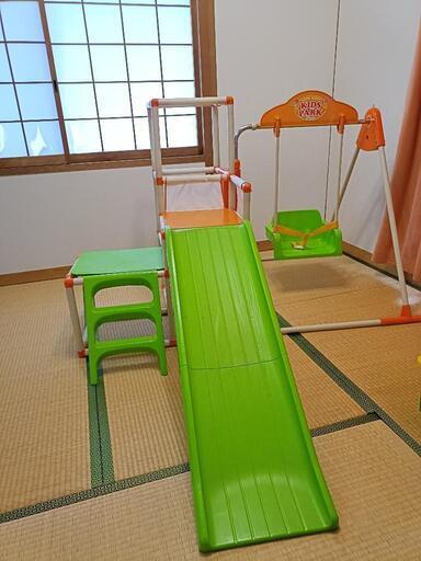問い合わせ中ジャングルジム付き滑り台