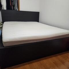 IKEA MALM クイーンベッド160x200 cm 下収納付き

の画像
