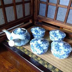 急須と蓋付き茶碗4個