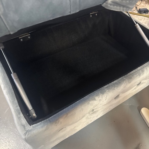 収納付きスツール