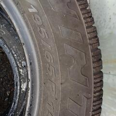 スタッドレスタイヤ　3本　格安 サイズ 195/65R15 　5部山　ミニバン等に　　の画像