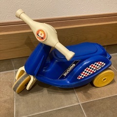 足漕ぎおもちゃ