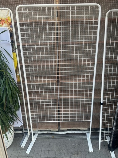 ネット什器売ります。