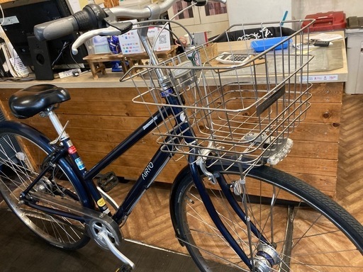 【SALE！11月末まで防犯登録無料！ブリヂストンAIRTO】ベルトドライブ　一発２錠　 LEDオートライト　内装5段　27インチ自転車　ネイビー