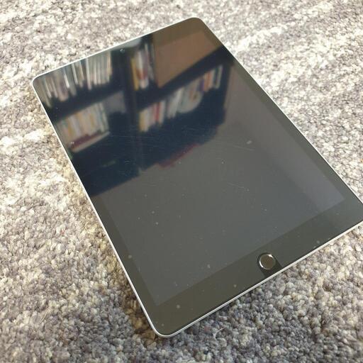 iPad 10.2インチ 第9世代 Wi-Fi 64GB 美品！