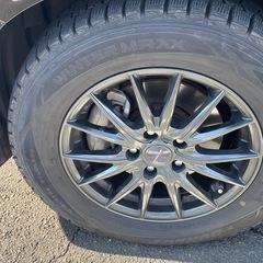 スタッドレスタイヤ　ナット付きの画像