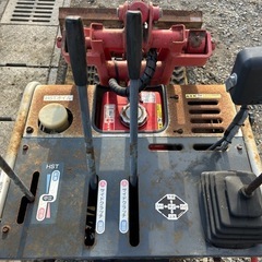 ヤンマー 農用ローダー　CL150 持上重量 150Kg HST無段階変速　ミニローダー　6.2馬力 自走式　クローラー　ガソリン バケット 油圧ショベル　除雪　ショベル　農機具　畜産の画像