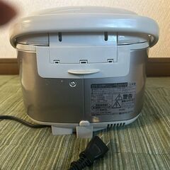 TIGER　タイガー　炊飯器　JKW-A100　5.5合炊　2013年製の画像